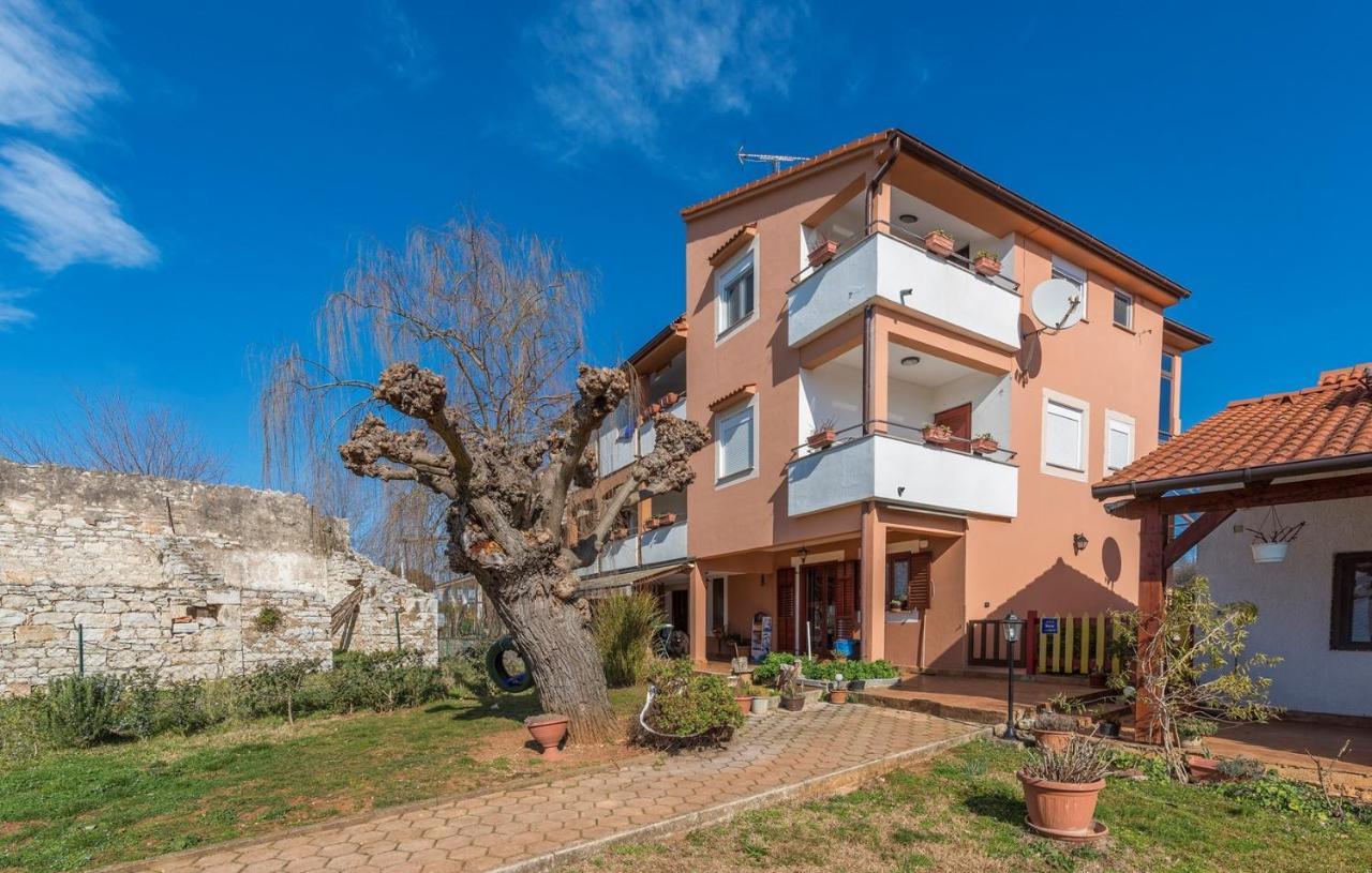 Apartments Ulika Cervar-Porat Exterior photo